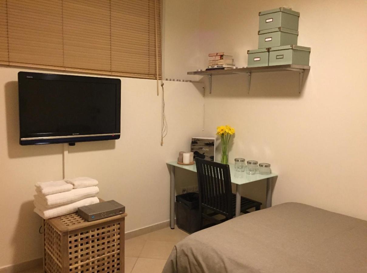 1 Or 2 Rooms With Breakfast And Parking เยรูซาเลม ภายนอก รูปภาพ