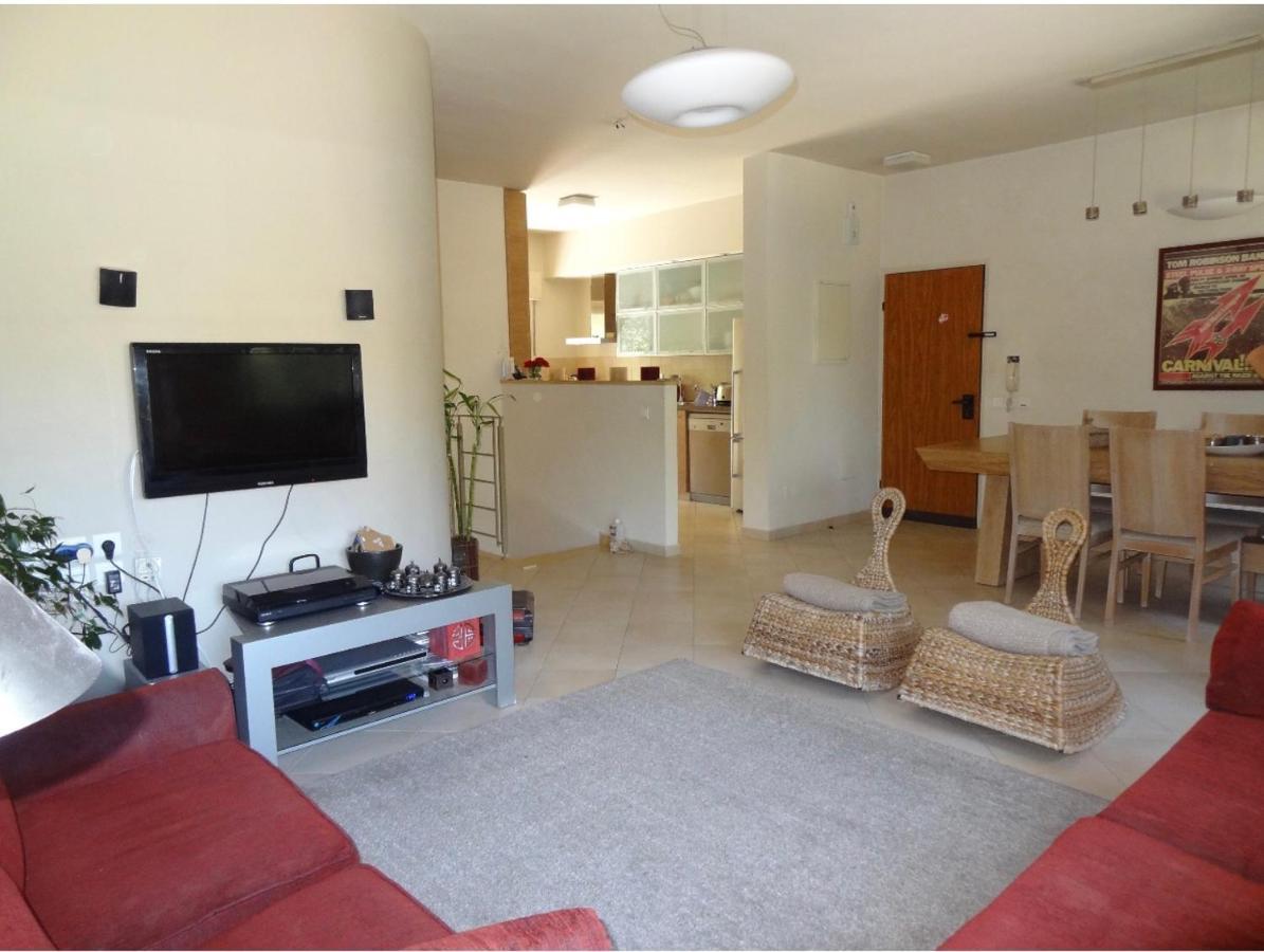 1 Or 2 Rooms With Breakfast And Parking เยรูซาเลม ภายนอก รูปภาพ